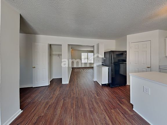 4th image of 2328 Salem Park Dr
