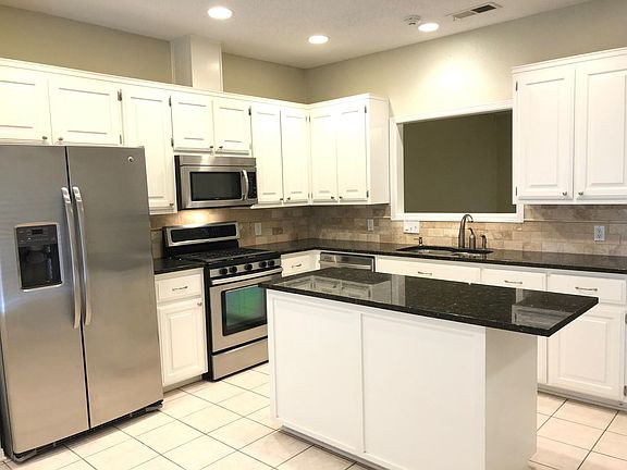 4th image of 11403 Oak Knoll Dr