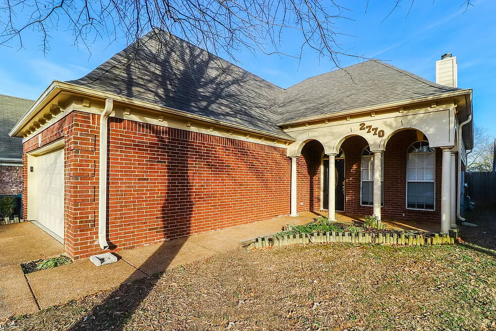 3 bed, 2.0 bath, 1500 sqft, $1,855 — Photo 2