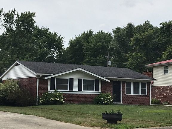 3rd image of 734 Brookhaven Dr
