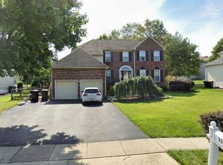 113 N Stone Ridge Dr, Lansdale, PA 19446