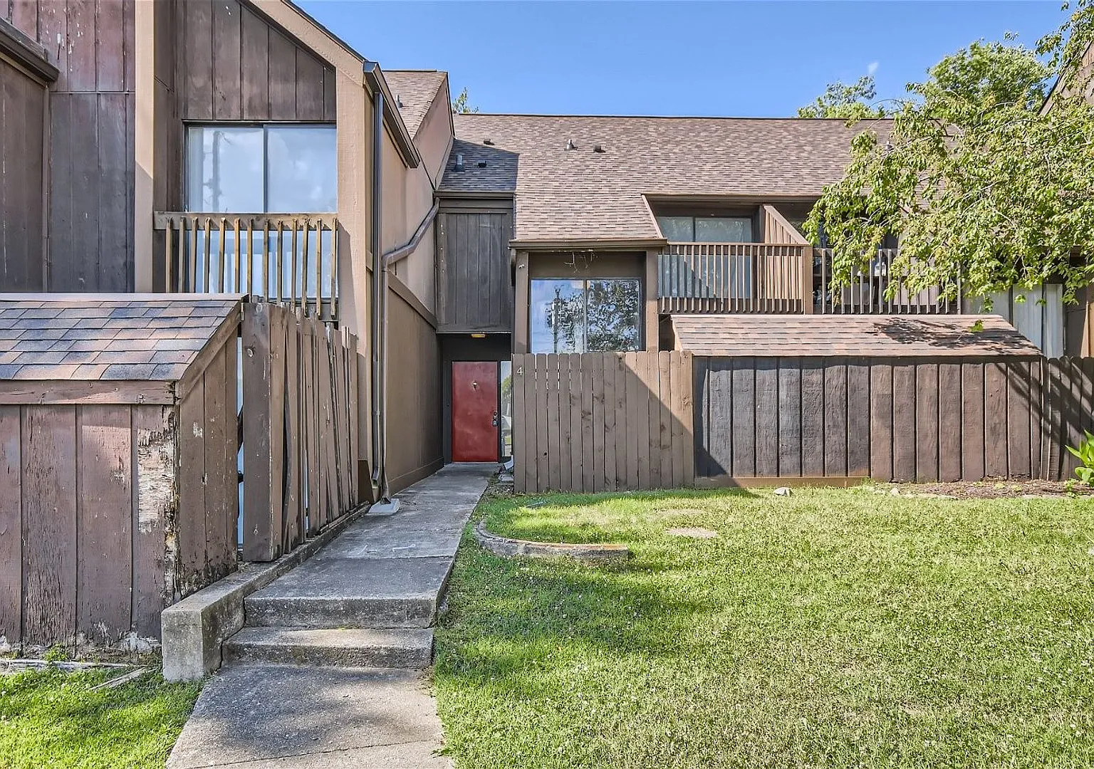 Stunning remodel in Hickory Hollow — Photo 1