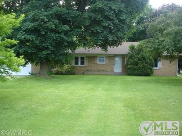 509 6th St, Plainwell, MI 49080