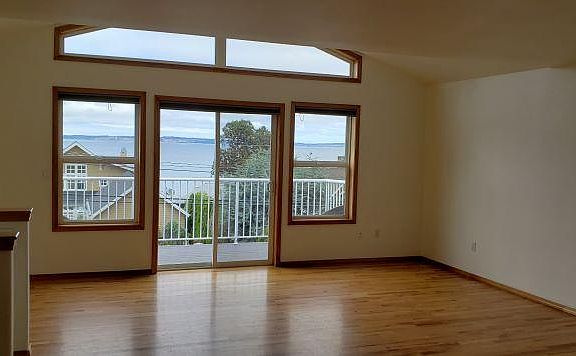 5th image of 207 N Madrona St