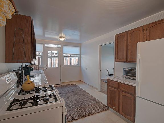 5th image of 2826 McGarvey Ave