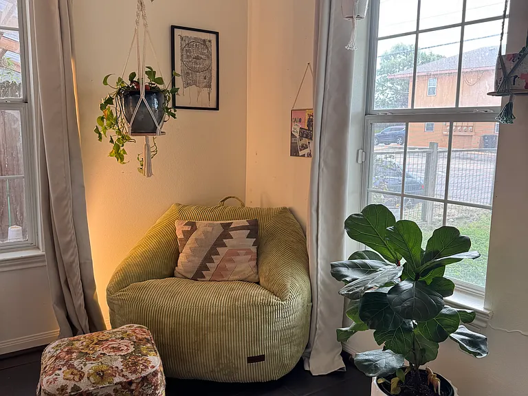 424 Forest Hill Blvd — Photo 9