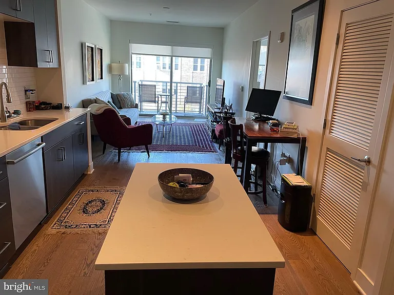 2550 17th St NW #412 — Photo 3