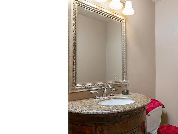 4th image of 6906 Hastings St