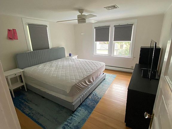 3rd image of 318 Wells Ave
