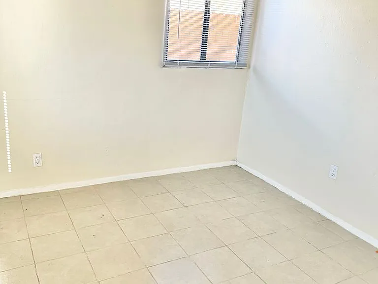 310 Charleston St SE — Photo 6