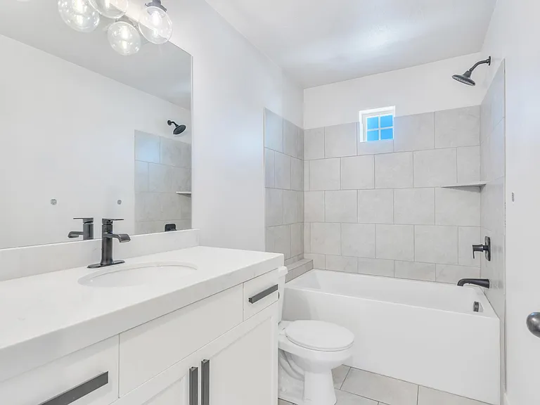 512 N 20 W — Photo 19
