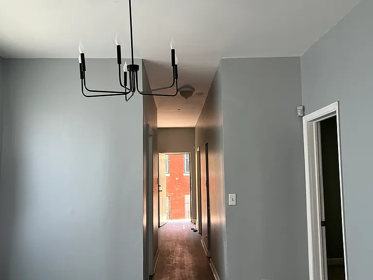 928 N Lawndale Ave #4 — Photo 1