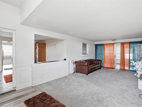 4th image of 1709 Carnegie Cir