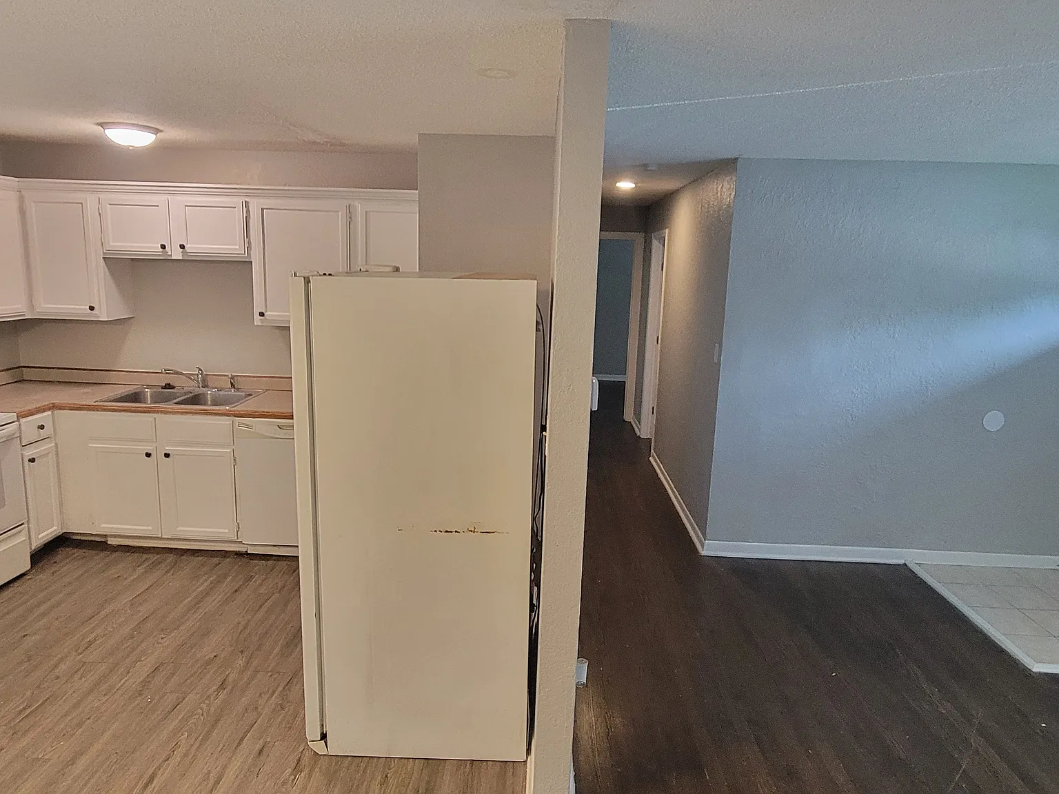 3 bed, 1000 sqft, $1,325 — Photo 3