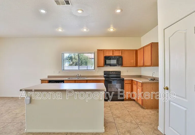 2736 W Mineral Butte Dr — Photo 9