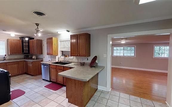5th image of 3666 Brookwood Dr