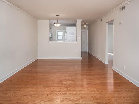 5th image of 1513 E Franklin St #A