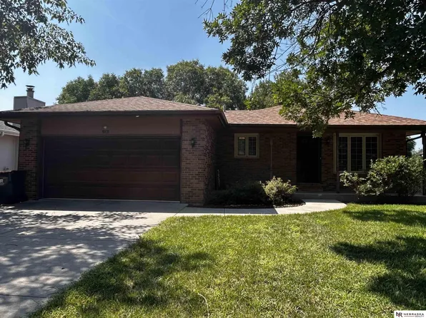 5531 Coyote Cir, Lincoln, NE 68516