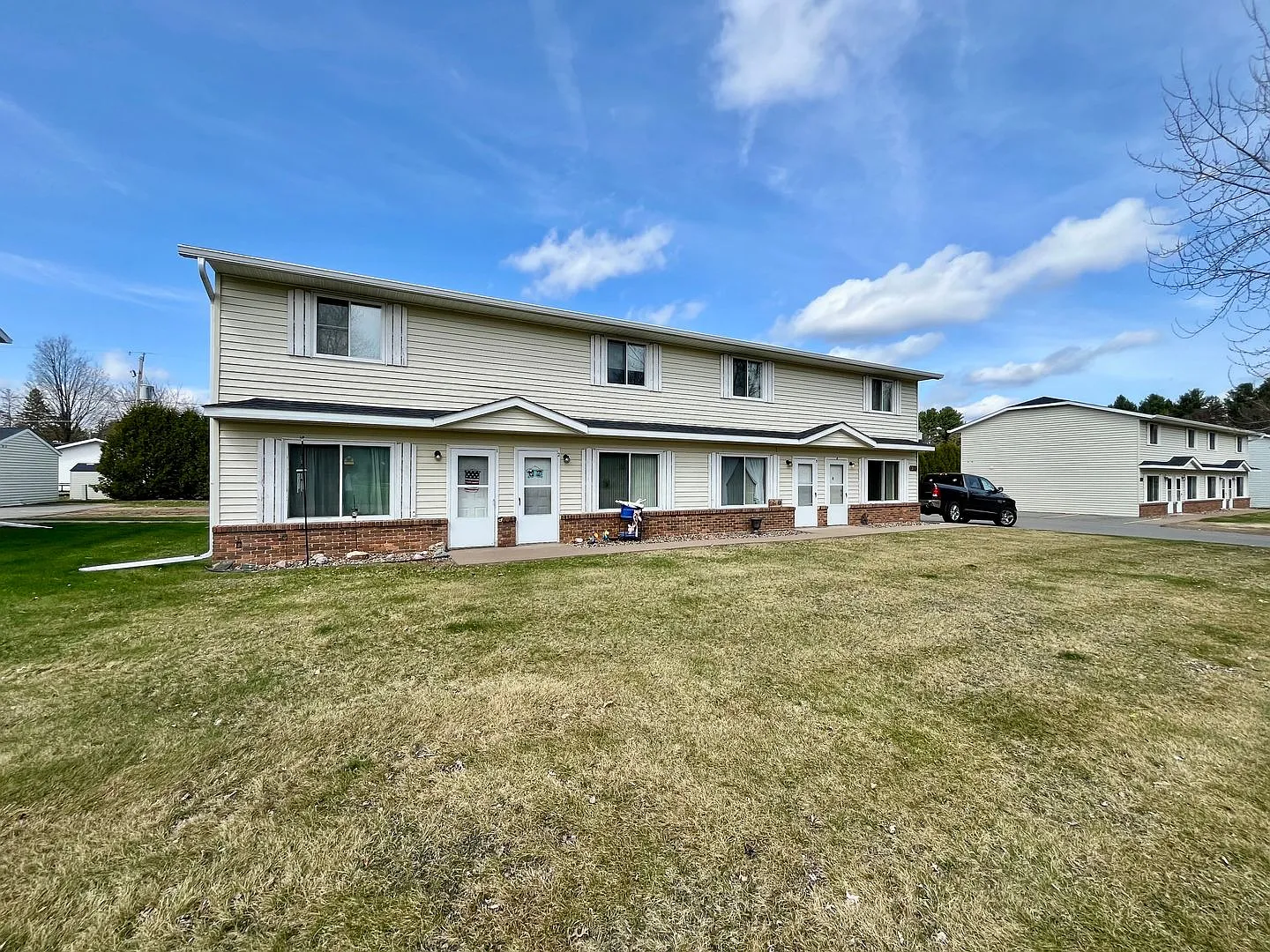 602 Hollywood Dr — Photo 1
