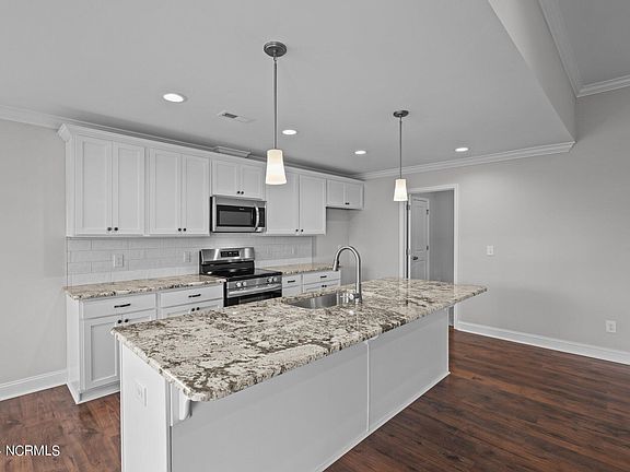 5th image of 6023 Sagebrush Drive