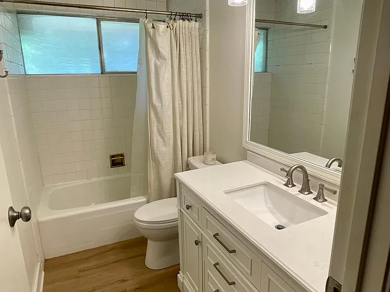 2102 Emerson St — Photo 10