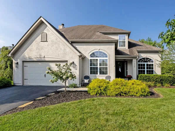 1739 Harrison Pond Dr, New Albany, OH 43054