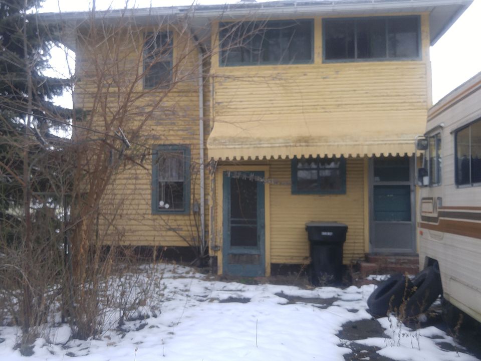 2nd image of 2422 Fredrickson St
