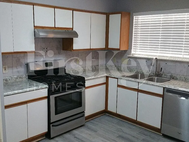 13322 Gendley Dr — Photo 3