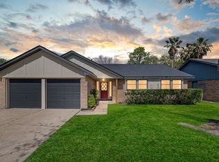13562 Brook Hollow Dr, Sugar Land, TX 77498