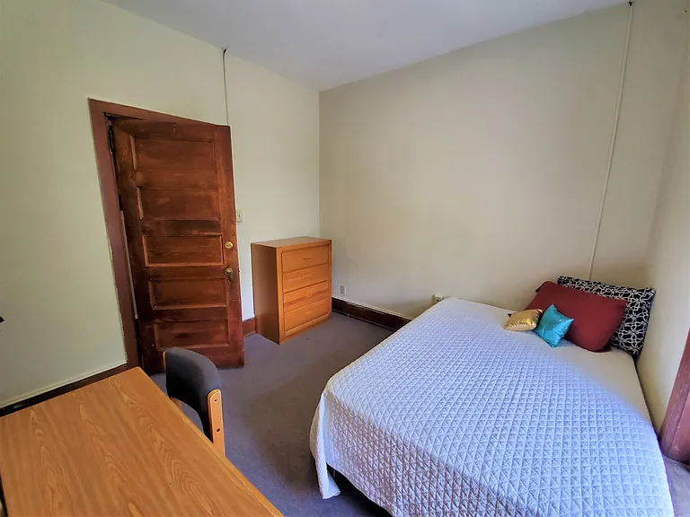Aces Apartments — Photo 94