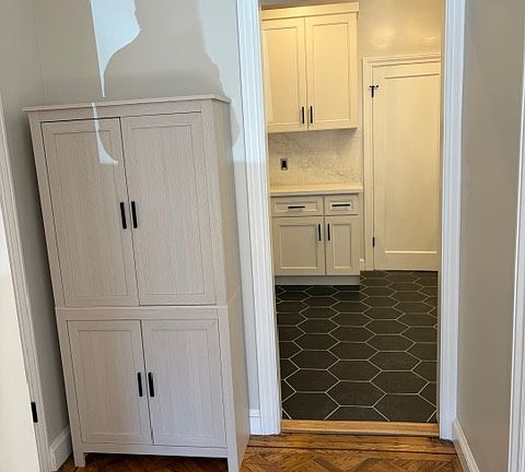 3rd image of 276 Valley St #1