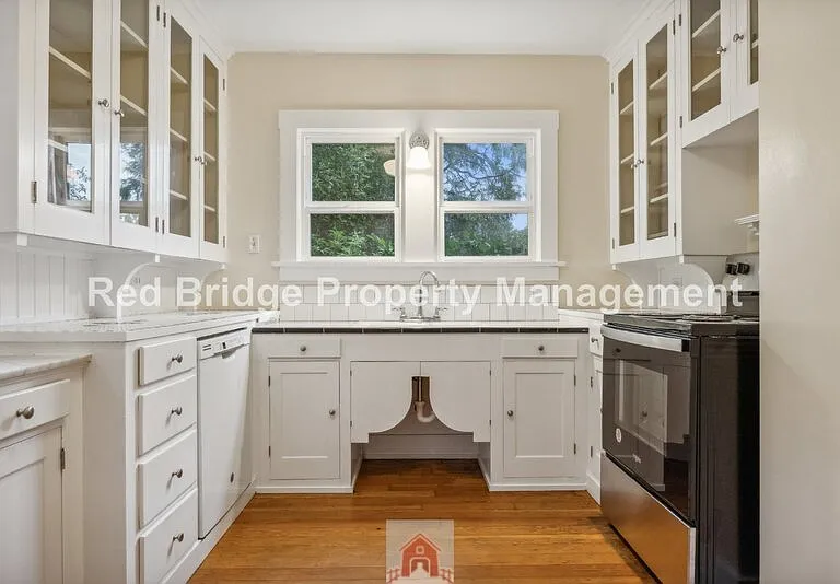 2619 NE Flanders St — Photo 14