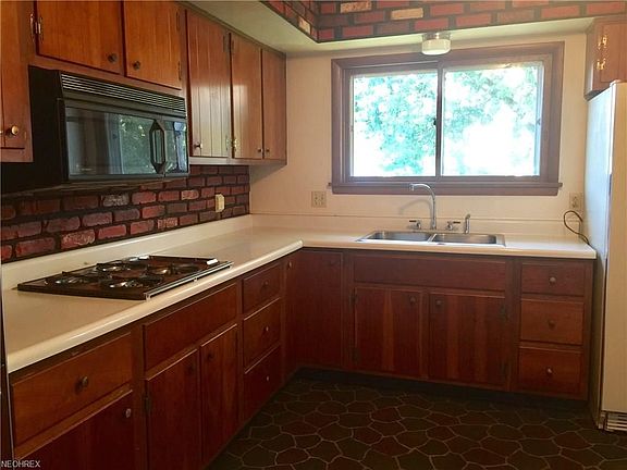 5th image of 3624 Highmeadow Dr