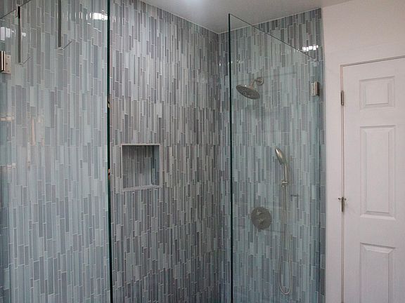 4th image of 16 E 44th St Floor 1