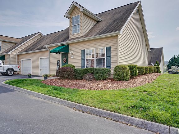3rd image of 300 Stratford Ct Unit 300