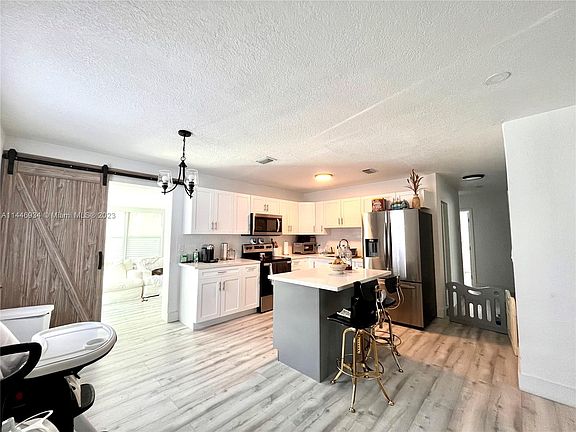 5th image of 9861 Dominican Dr