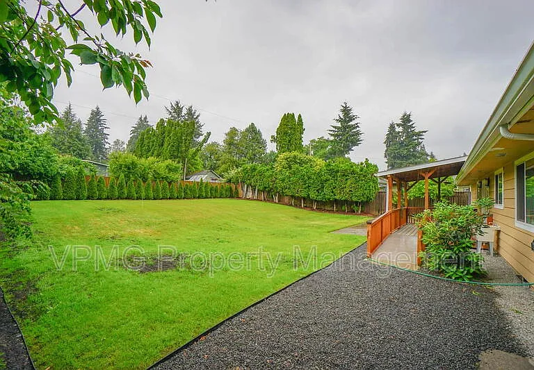 5404 NE 45th St — Photo 36