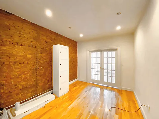 Rented by Douglas Elliman | media 40