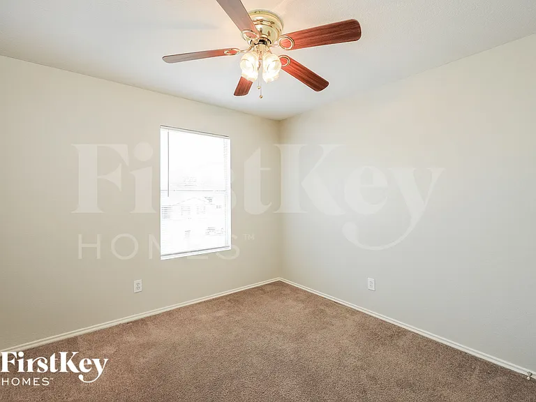10123 Fourwind Pass — Photo 12