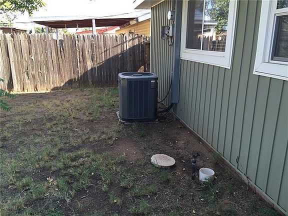 4th image of 2636 Santa Monica Ave