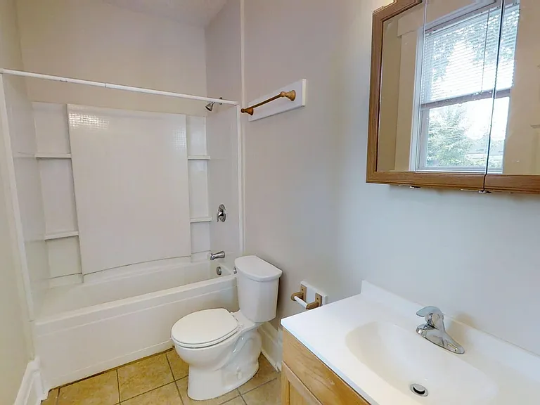 225 E 11th Ave — Photo 5