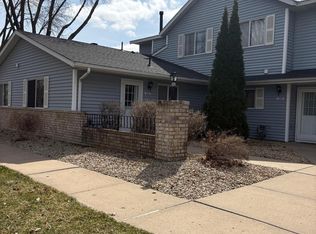 1202 W Royal Oaks Dr, Shoreview, MN 55126