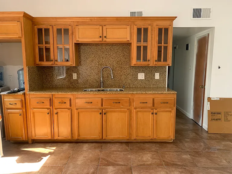 1324 Luella Dr — Photo 4