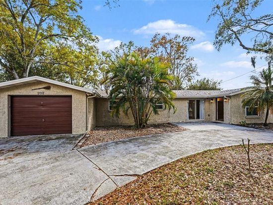 202 Arlington Ave E, Oldsmar, FL 34677