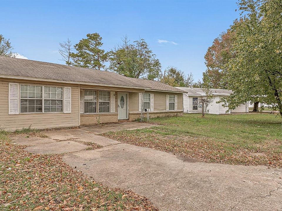 2nd image of 107 Mimosa Cir