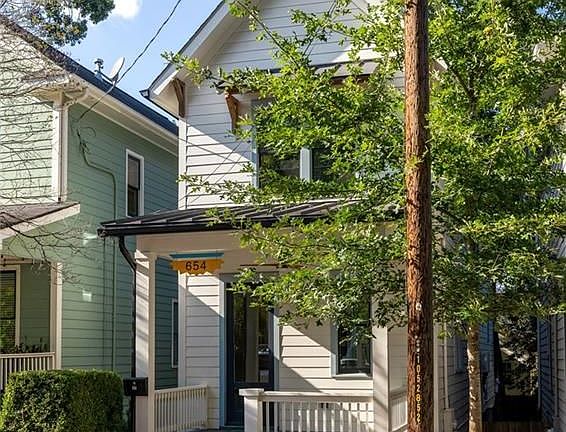 2nd image of 654 Woodward Ave SE