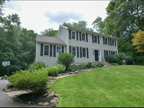 160 Ash St, Hopkinton, MA 01748