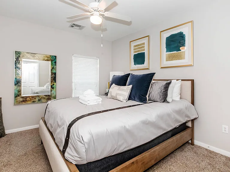 Estate Villas at Krum Apartments — Photo 43