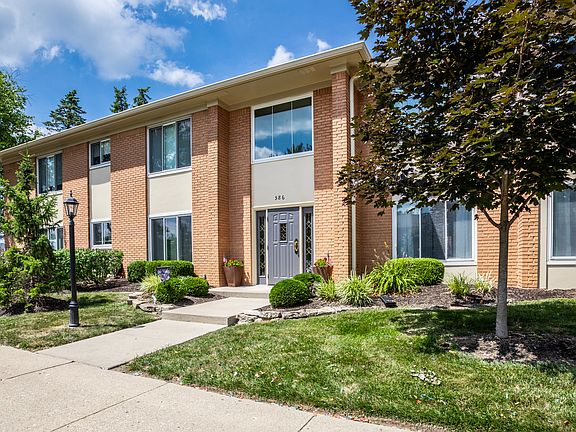 2nd image of 586 Hunters Dr APT D