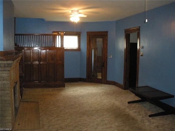 5th image of 160 Woodbine Ave SE